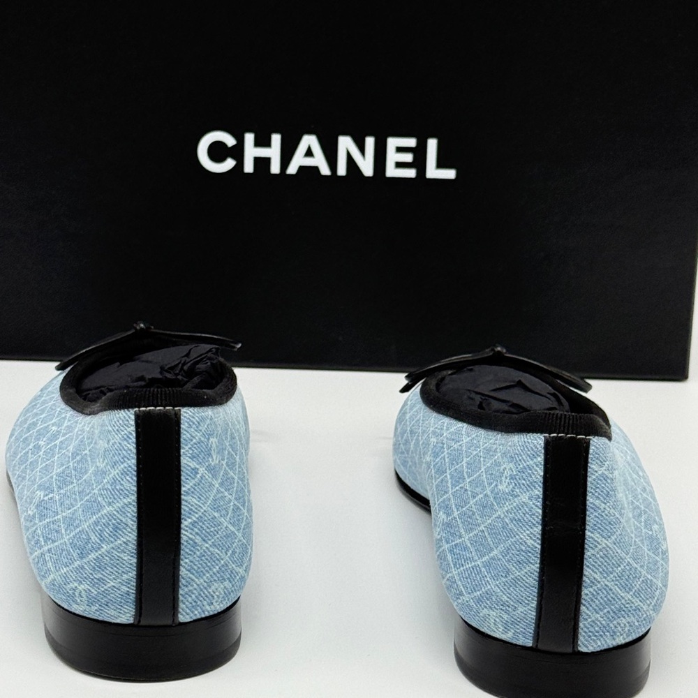 Chanel Denim Printed Quilt CC Cap Toe Ballerina Flats Size 36.5 NEW - Picture 6 of 8